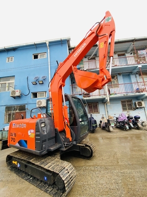 7-тонный оригинальный японский экскаватор Hitachi ZX70 с мощностью двигателя 40,5 кВт и вместимостью 0.3 м3