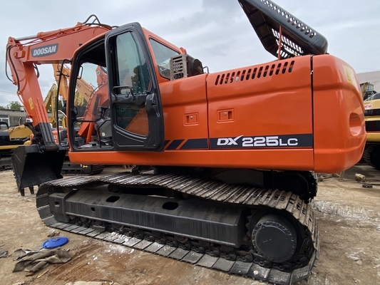 22 тонны оригинальный использованный экскаватор Doosan DX225 с двигателем мощностью 157 кВт и емкостью ведра 1,05 м3