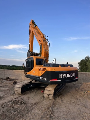 22 тонны подержанный экскаватор Hyundai R225 используется 112 кВт мощности двигателя и 1,05 м3 емкости ведра