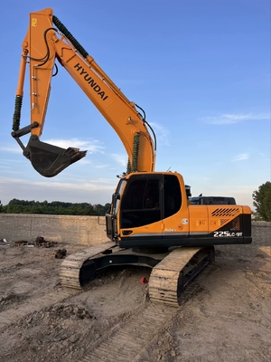 22 тонны подержанный экскаватор Hyundai R225 используется 112 кВт мощности двигателя и 1,05 м3 емкости ведра